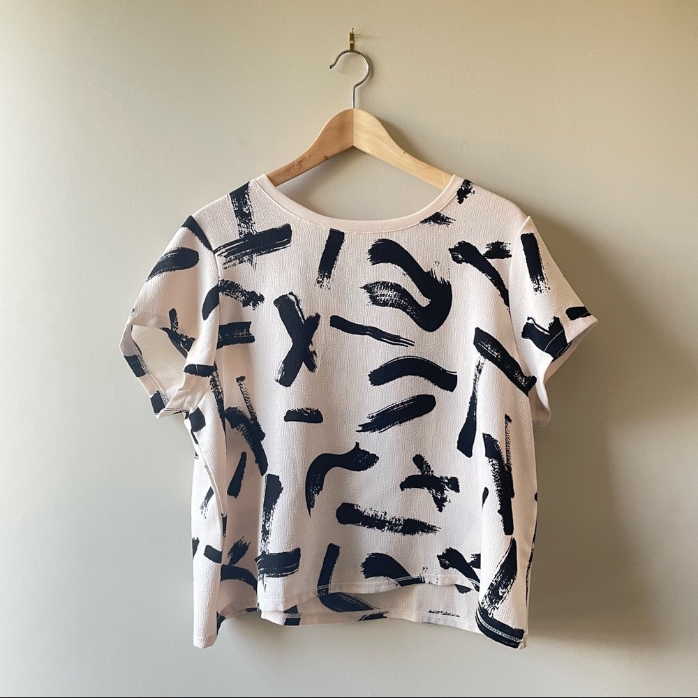 Forever 21 | Cropped Abstract Top